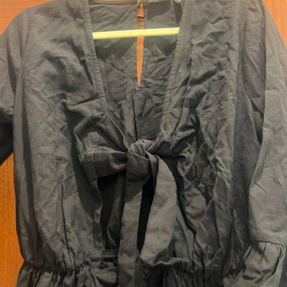 ASOS DESIGN Tall knot front ruffle sleeve romper in black US 6 - Picture 7 of 8